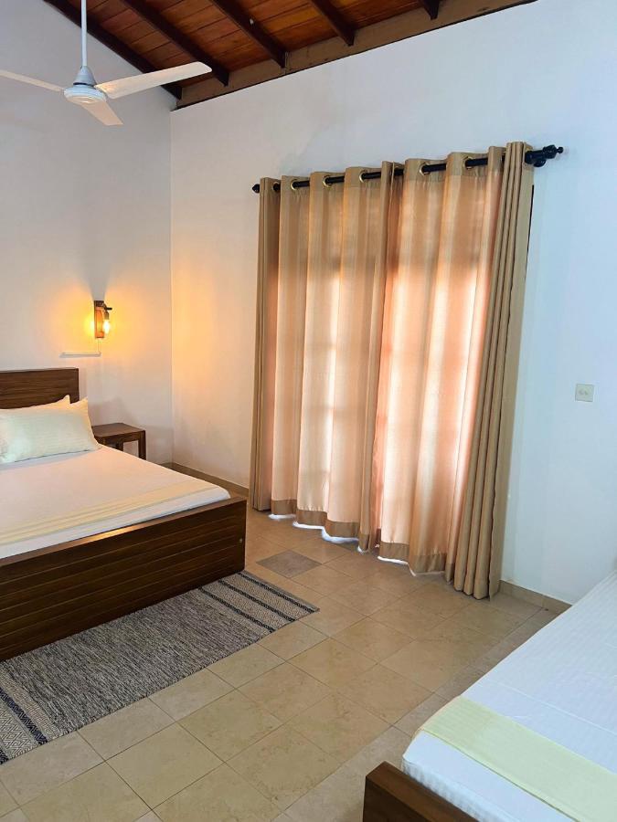 Hummus Hostel Hikkaduwa Exterior foto